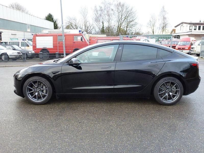 Gebraucht Tesla Model 3 Standard Range Plus 225 kW (306 PS) 2022 Schwarz Limousine
