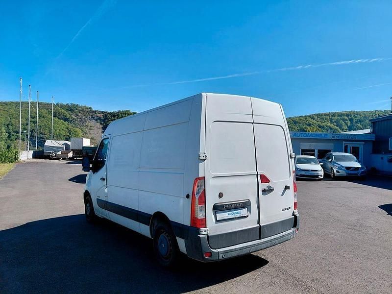 Second-hand Renault Master 125 CP (91 kW) 2011 Alb Monovolum