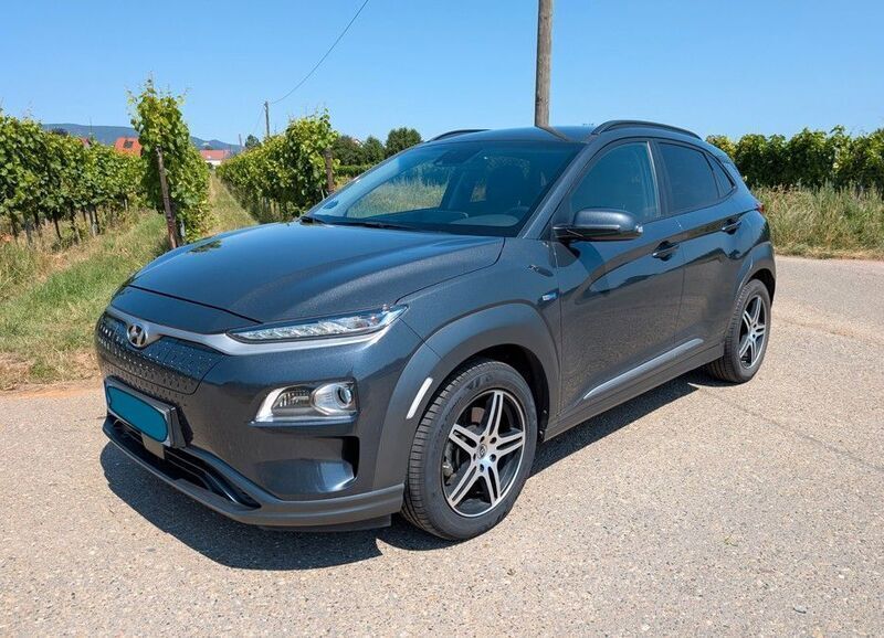 Grau Gebraucht 2019 Hyundai Kona SUV | 17.999 € (Superpreis) - Bild 1/4