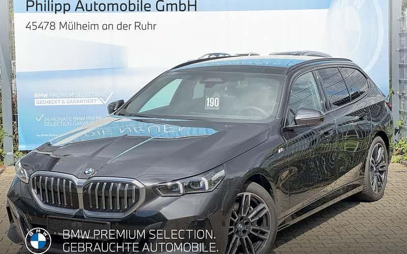 Sophistograu brillanteffekt me Gebraucht 2024 BMW 540 M Sport Kombi | 62.539 € - Bild 1/4
