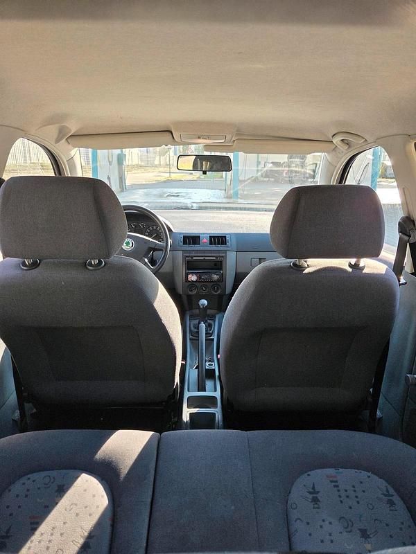 Silber Gebraucht 2002 Skoda Fabia Kleinwagen | 1.250 € (Fairer Preis) - Bild 1/4