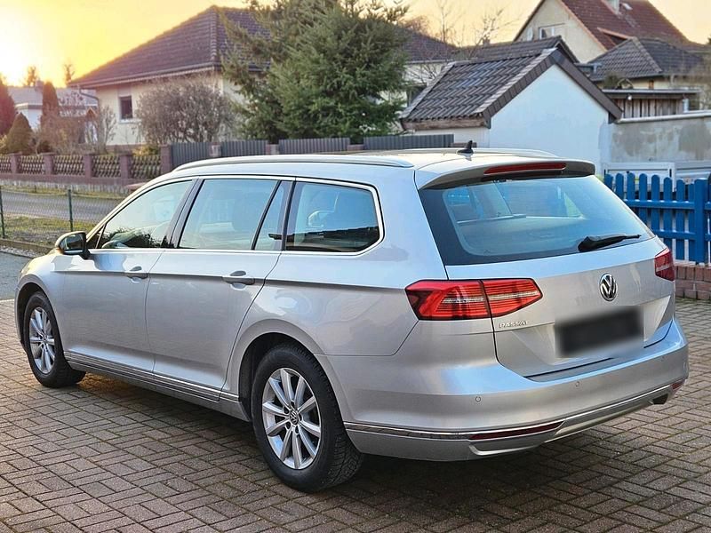 Gebraucht VW Passat Highline 150 PS (110 kW) 2018 Silber Kombi