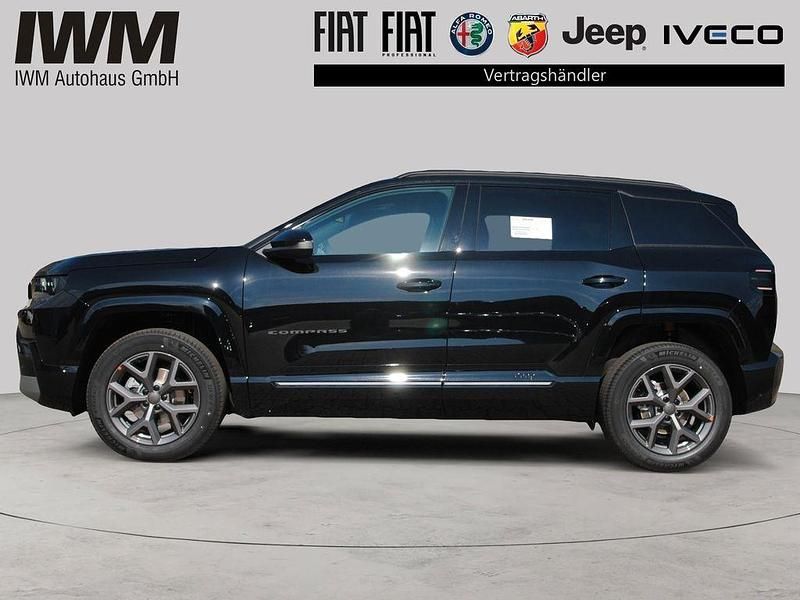 Nouă Jeep Compass 145 CP (106 kW) 2025 Negru SUV