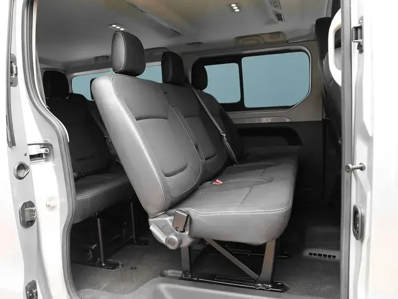 Gebraucht Renault Trafic 150 PS (110 kW) 2025 Grau Van / Kleinbus