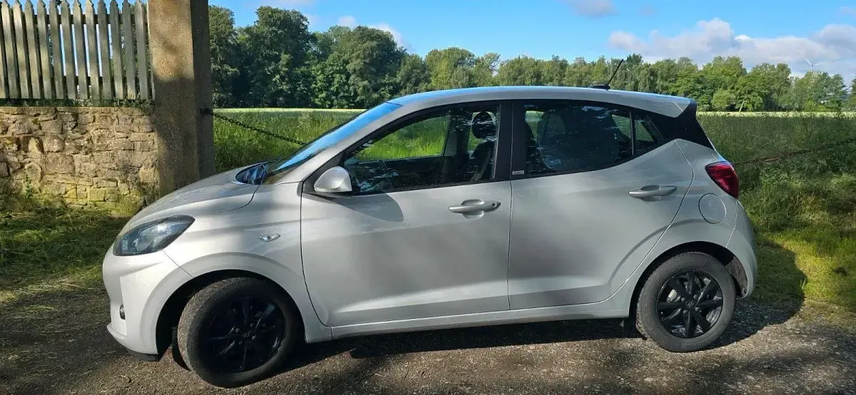 Gebraucht Hyundai i10 Select 67 PS (49 kW) 2021 Silber Kleinwagen