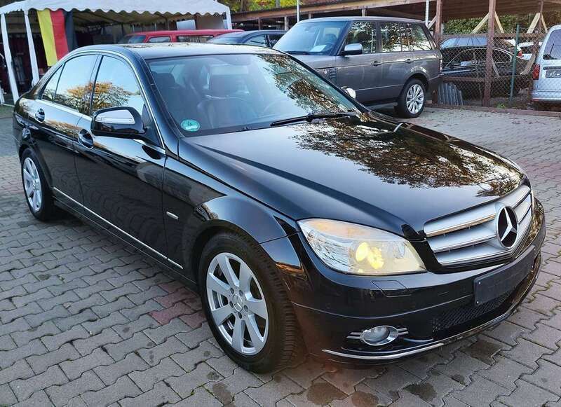 Obsidianschwarz metalliclack Gebraucht 2008 Mercedes C180 Limousine | 6.500 € (Fairer Preis) - Bild 1/4