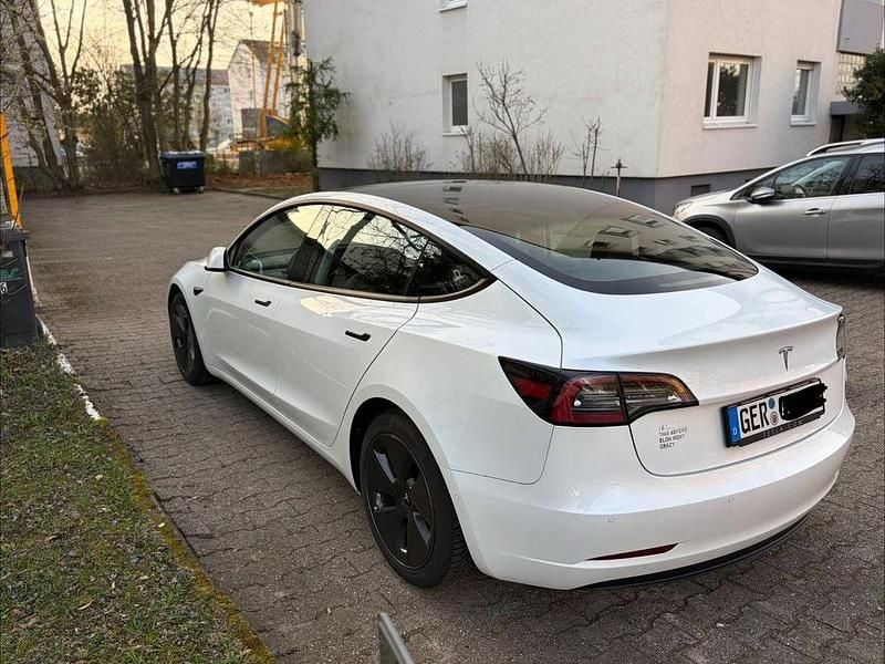 Gebraucht Tesla Model 3 Standard Range Plus 225 kW (306 PS) 2021 Weiß Limousine
