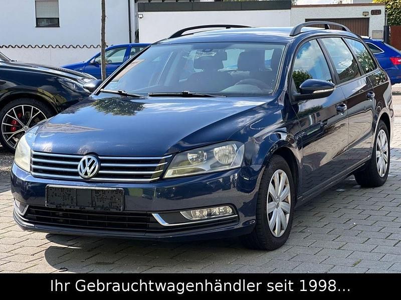 Blau Gebraucht 2013 VW Passat Trendline Kombi | 5.990 € (Guter Preis) - Bild 1/4