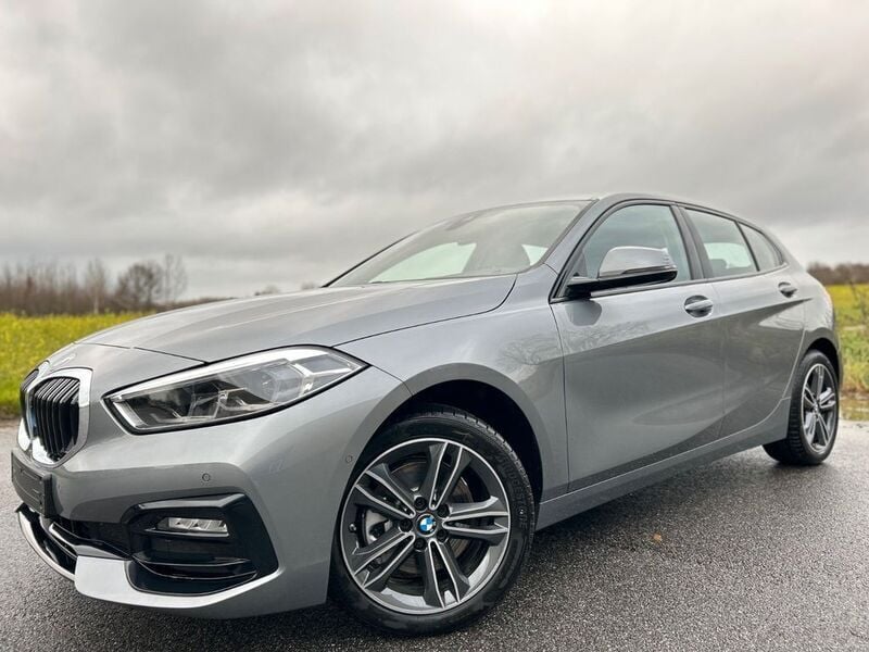 Gebraucht BMW 118 Sport Line 136 PS (100 kW) 2023 Grau Kleinwagen
