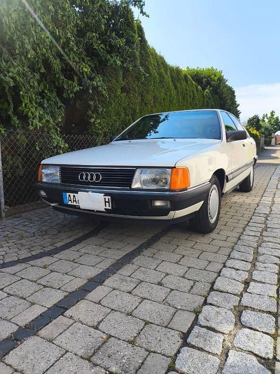 Weiß Gebraucht 1990 Audi 100 Limousine | 6.900 € - Bild 1/4