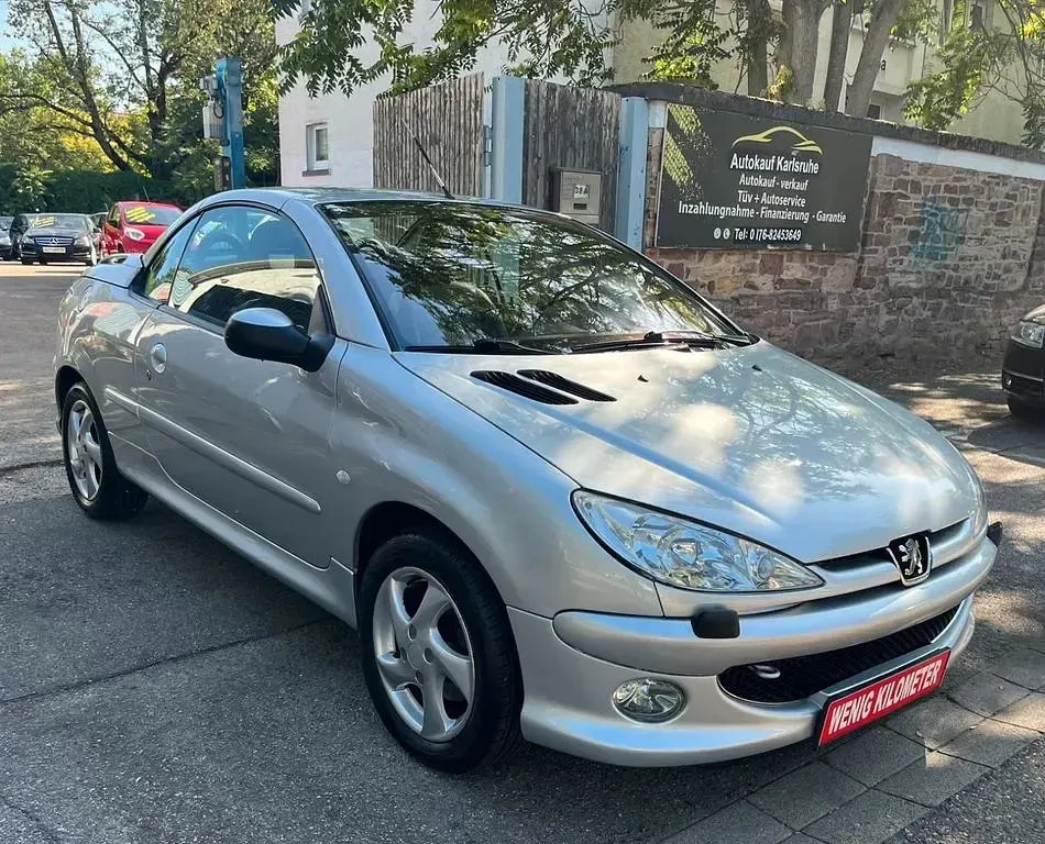 Gebraucht Peugeot 206 CC Platinum 109 PS (80 kW) 2003 Silber Cabrio