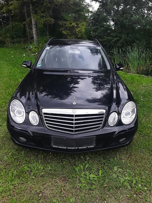 Schwarz Gebraucht 2007 Mercedes E200 Kombi | 2.490 € (Fairer Preis) - Bild 1/4