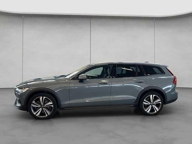 Gebraucht Volvo V60 CC 145 PS (106 kW) 2022 Kombi