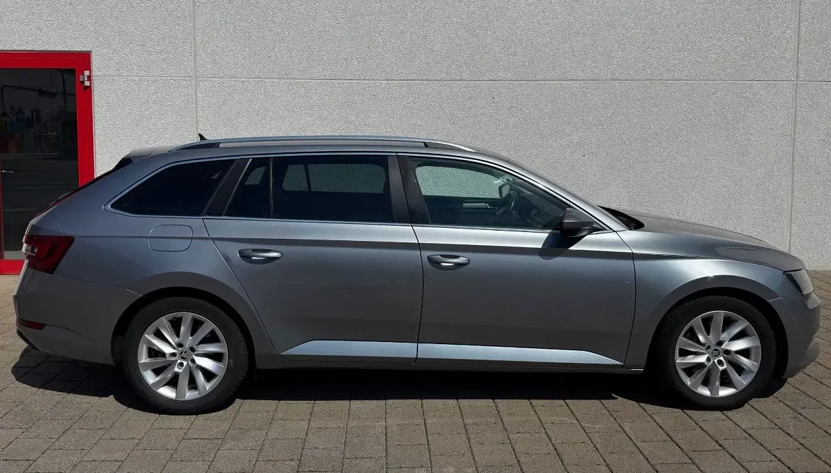 Gebraucht Skoda Superb Style 120 PS (88 kW) 2017 Grau Kombi