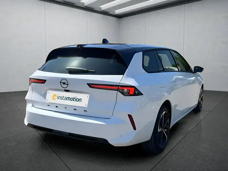 Neu Opel Astra 131 PS (96 kW) 2025 Weiß Kombi