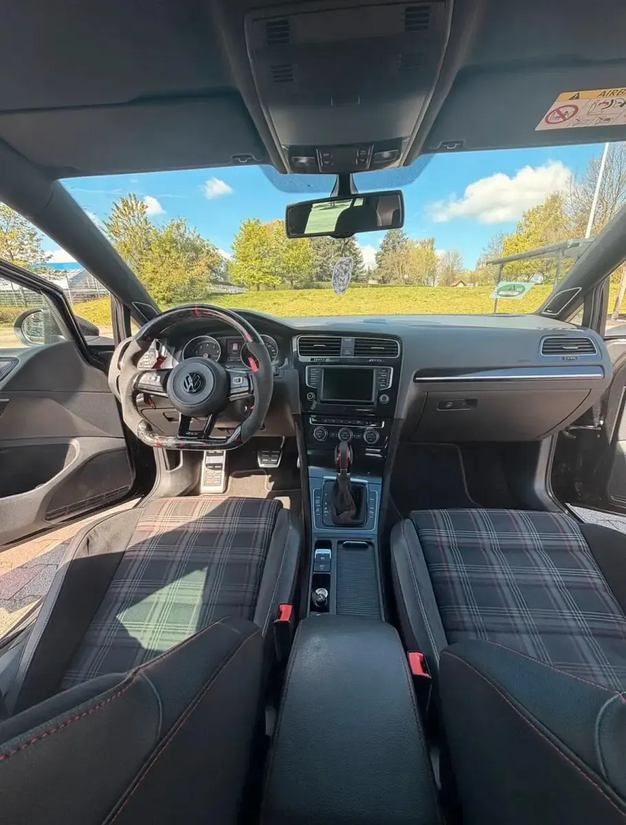 Gebraucht VW Golf VII GTI 230 PS (169 kW) 2015 Schwarz Limousine