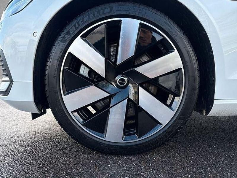 Gebraucht Volvo V60 Plus 349 PS (256 kW) 2025 Crystal weiß perleffekt Kombi