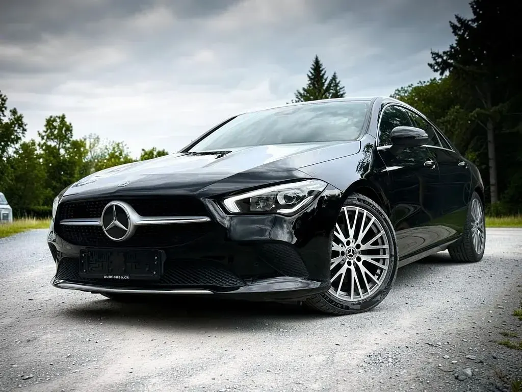 Gebraucht Mercedes CLA220 190 PS (139 kW) 2021 Schwarz Coupé