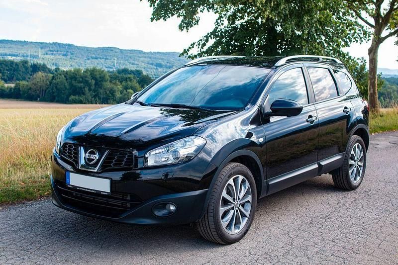 Schwarz Gebraucht 2012 Nissan Qashqai +2 Tekna SUV | 10.500 € (Fairer Preis) - Bild 1/4