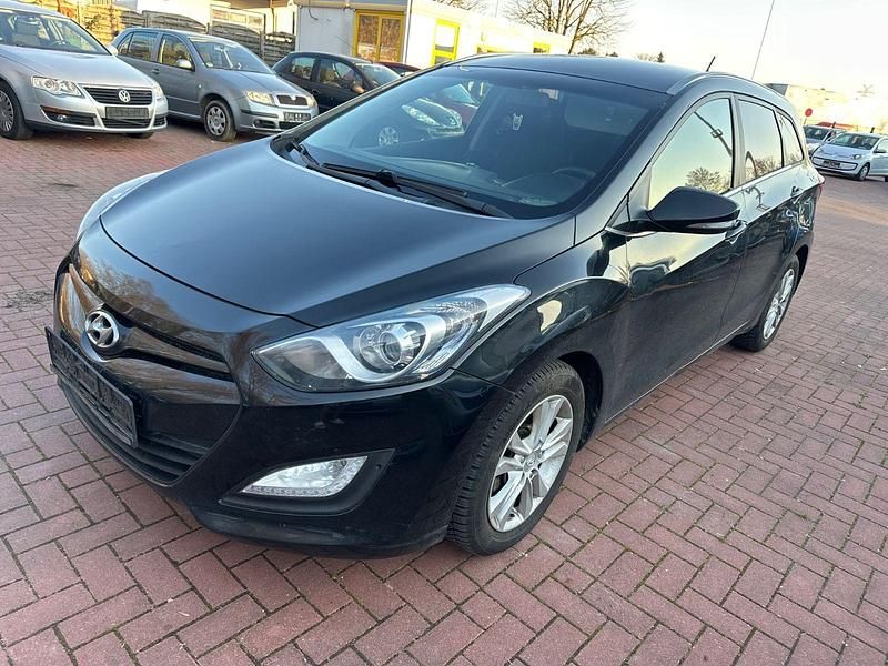 Gebraucht Hyundai i30 110 PS (80 kW) 2012 Schwarz Kombi