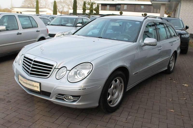 Gebraucht Mercedes E200 184 PS (135 kW) 2009 Iridiumsilber Kombi