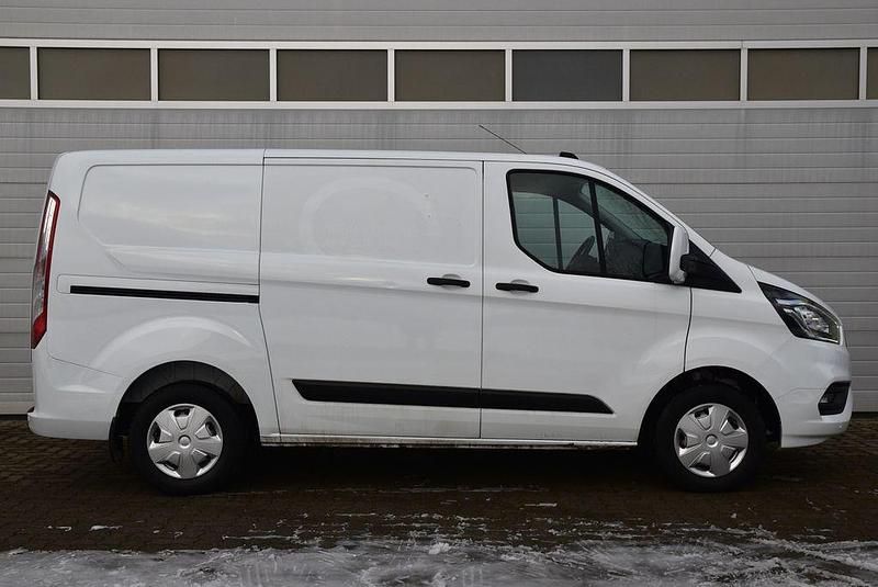Gebraucht Ford Transit Custom 105 PS (77 kW) 2021 Frostweiß Van / Kleinbus