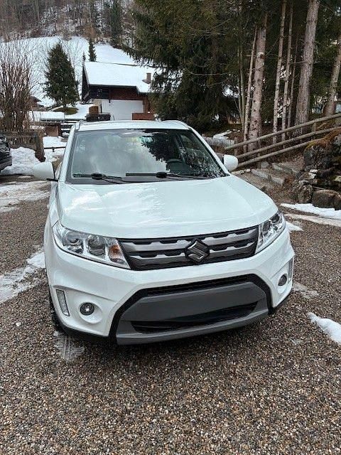 Gebraucht Suzuki Vitara 120 PS (88 kW) 2018 Weiß SUV