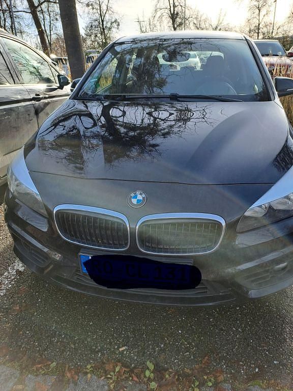 Schwarz Gebraucht 2016 BMW 218 Active Tourer Van / Kleinbus | 8.900 € (Teuer) - Bild 1/4