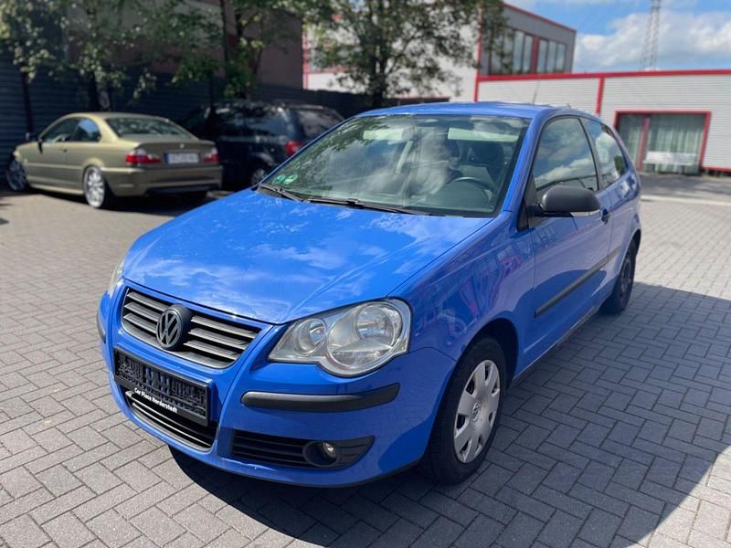 Blau Gebraucht 2006 VW Polo Trendline Kleinwagen | 2.000 € - Bild 1/4