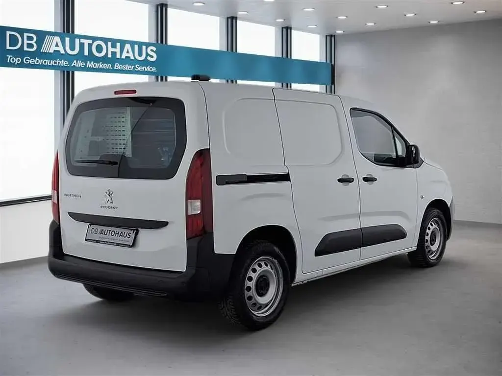 Gebraucht Peugeot Partner Premium 131 PS (96 kW) 2022 Weiß Van / Kleinbus