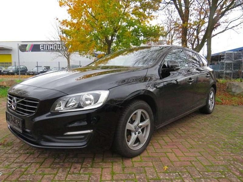 Black solid "stone" / solid Gebraucht 2018 Volvo V60 Linje Svart Kombi | 17.900 € (Superpreis) - Bild 1/4