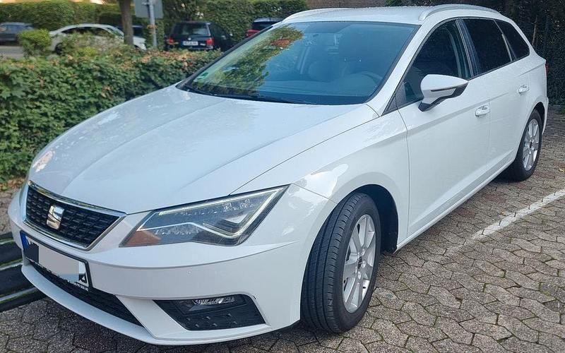 Weiß Gebraucht 2019 Seat Leon ST Kombi | 12.400 € (Guter Preis) - Bild 1/4