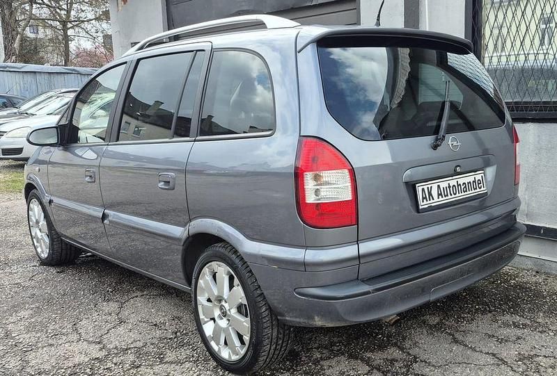 Gebraucht Opel Zafira Executive 147 PS (108 kW) 2004 Grau Van / Kleinbus