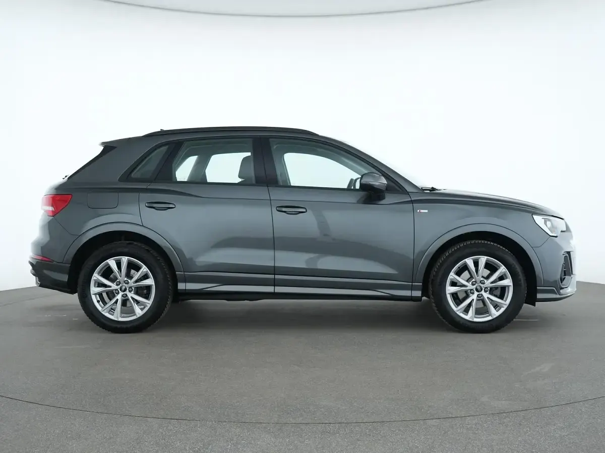 Gebraucht Audi Q3 S-Line 150 PS (110 kW) 2025 Daytonagrau perleffekt SUV