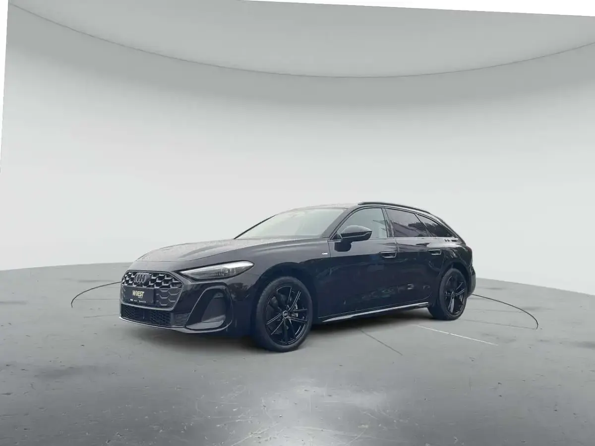 Gebraucht Audi A5 Sport 204 PS (150 kW) 2025 Mythosschwarz metallic Coupé