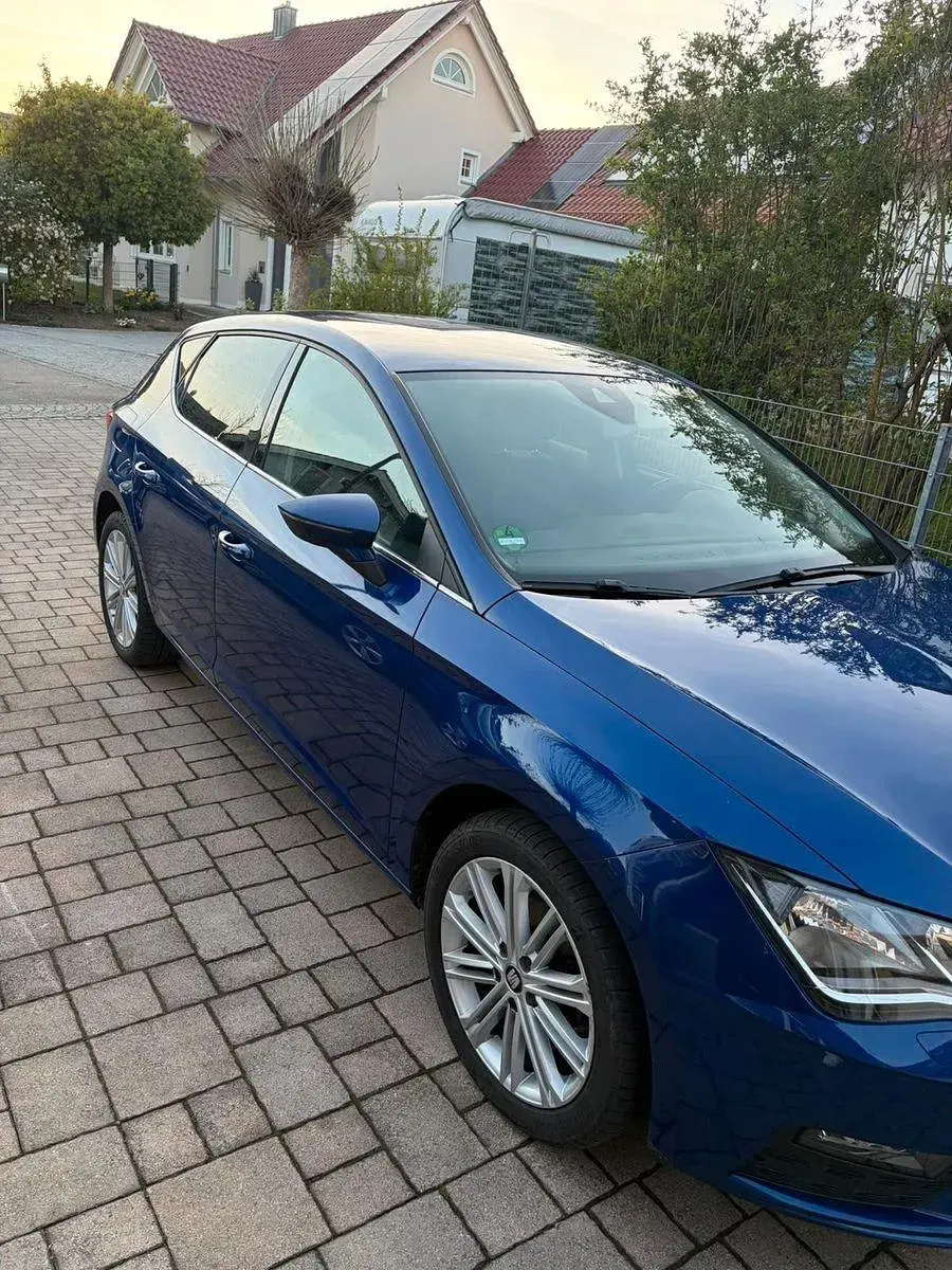 Gebraucht Seat Leon XCELLENCE 125 PS (91 kW) 2017 Grau Limousine