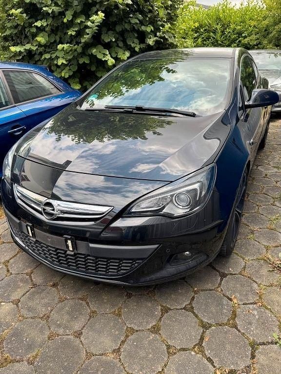 Schwarz Gebraucht 2013 Opel Astra GTC Limousine | 7.500 € (Fairer Preis) - Bild 1/1