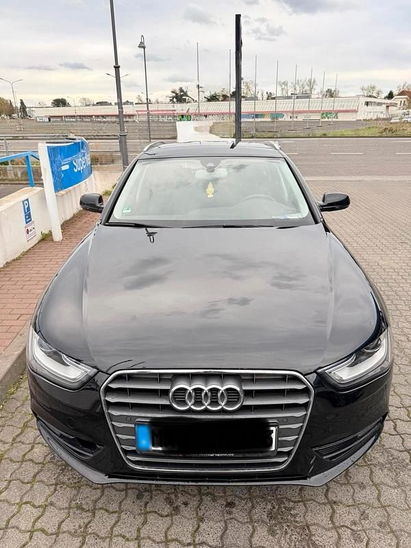 Gebraucht Audi A4 143 PS (105 kW) 2013 Schwarz Kombi
