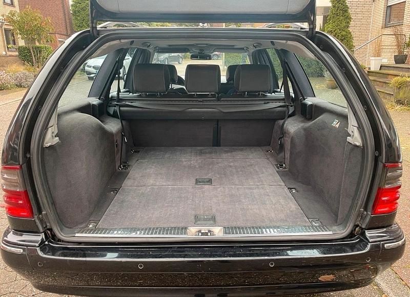 Gebraucht Mercedes E320 224 PS (164 kW) 2001 Schwarz Kombi