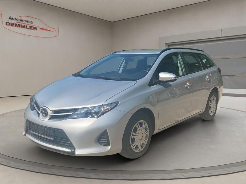 Silber Gebraucht 2014 Toyota Auris Touring Sports Kombi | 12.800 € (Fairer Preis) - Bild 1/4