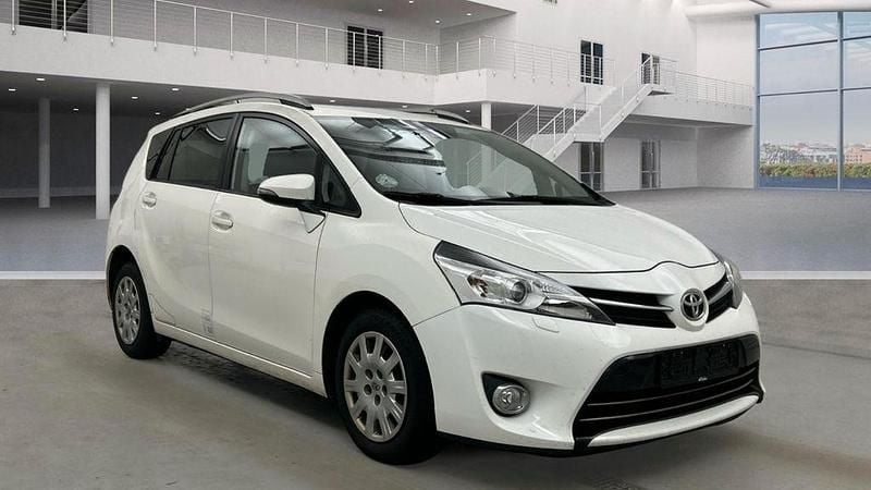 Gebraucht Toyota Verso 111 PS (81 kW) 2016 Weiß Van / Kleinbus
