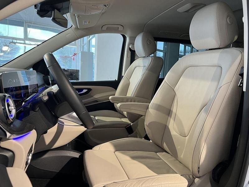 Gebraucht Mercedes EQV300 Avantgarde 150 kW (204 PS) 2025 Hightechsilber Van / Kleinbus