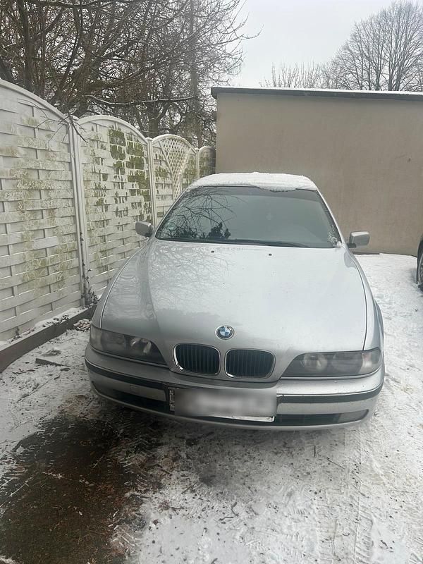 Gebraucht BMW 525 192 PS (141 kW) 2001 Silber Limousine