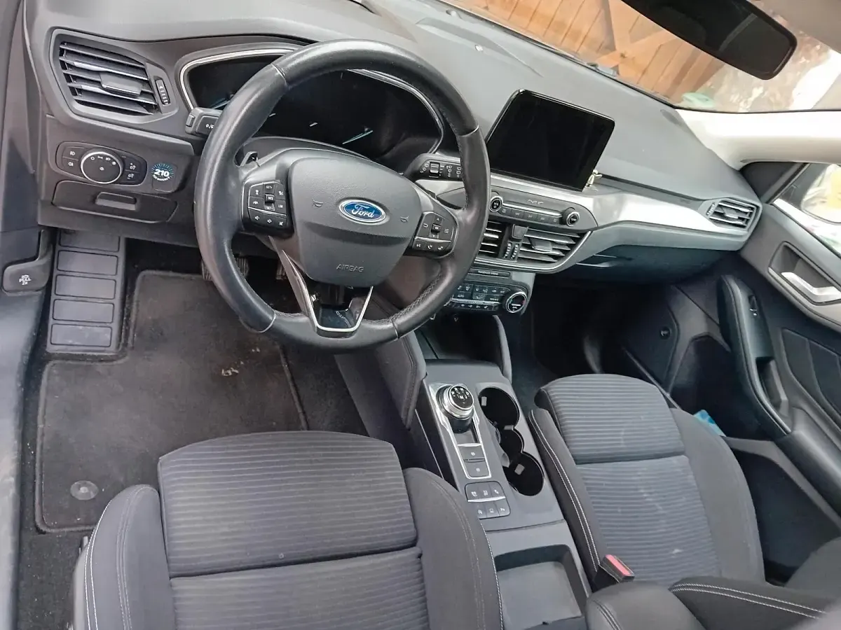 Gebraucht Ford Focus Titanium 120 PS (88 kW) 2018 Grau Limousine