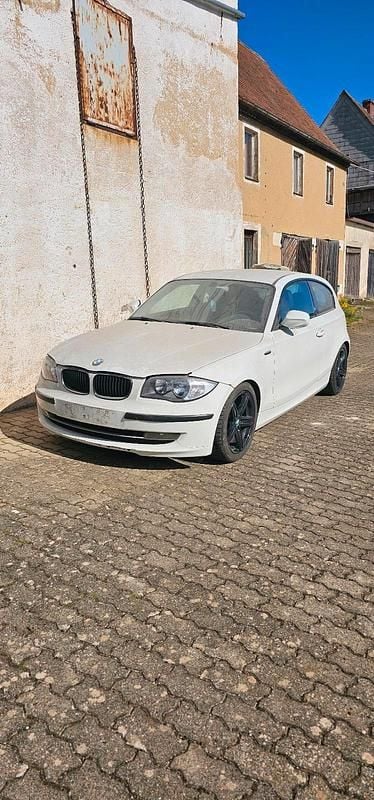 Weiß Gebraucht 2010 BMW 116 Kleinwagen | 1.800 € (Superpreis) - Bild 1/4
