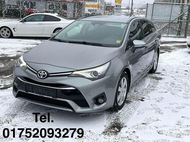 Titansilber (metallic) Gebraucht 2015 Toyota Avensis Edition Kombi | 6.400 € (Fairer Preis) - Bild 1/4