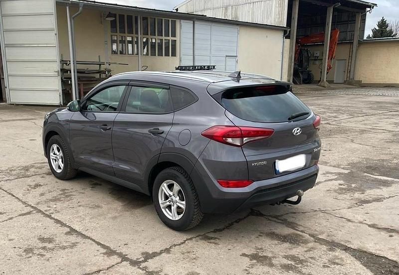 Gebraucht Hyundai Tucson 115 PS (84 kW) 2016 Grau SUV