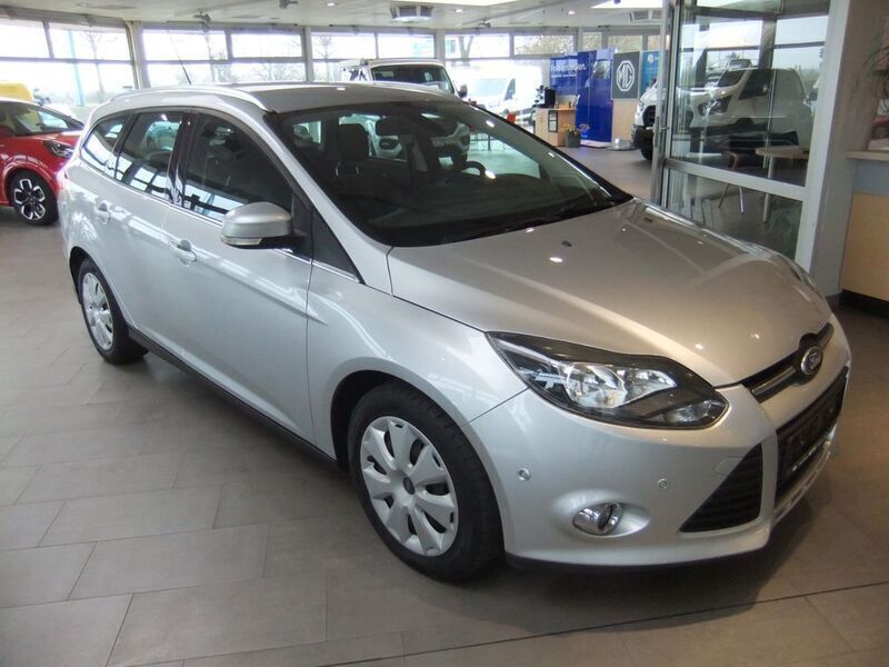 Silber Gebraucht 2012 Ford Focus Champions Edition Limousine | 4.999 € (Etwas zu teuer) - Bild 1/4