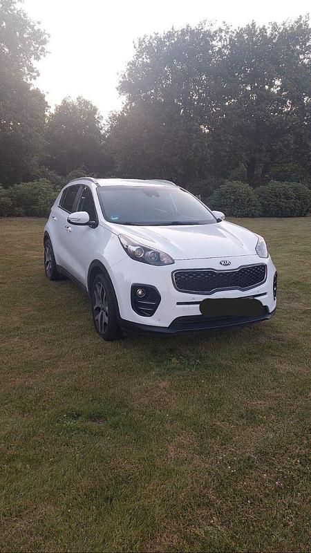 Weiß Gebraucht 2017 Kia Sportage SUV | 11.600 € (Guter Preis) - Bild 1/4