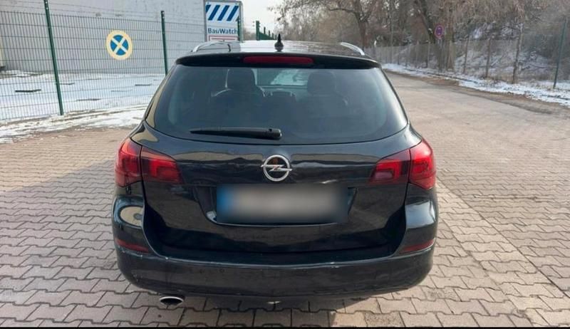 Gebraucht Opel Astra 160 PS (117 kW) 2012 Schwarz Kombi